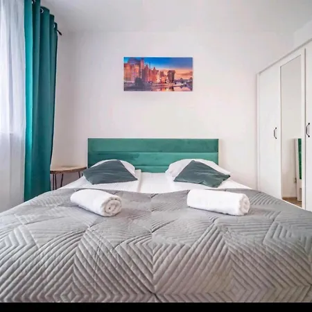 Morska Plaza Brzezno * 格但斯克